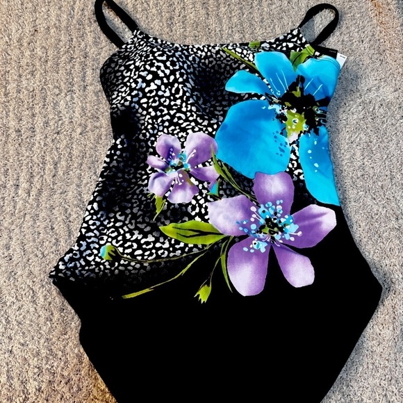 Dana Buchman Other - Dana Buchman Slimming One Piece Swim Suit Size 12 NWT